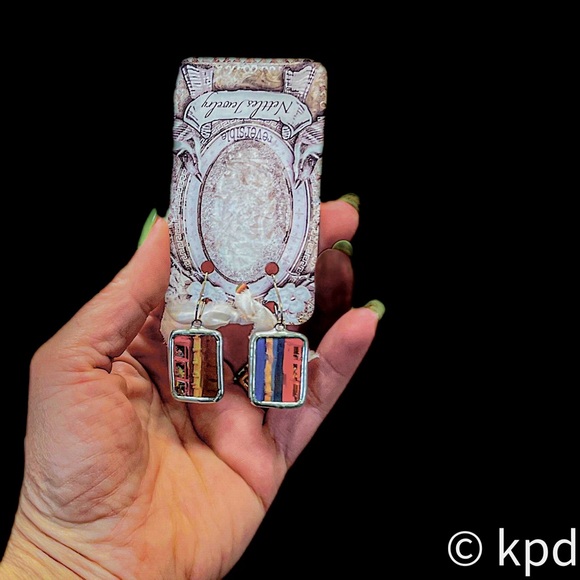 NWT pair of NETTLES REVERSIBLE hand made Lady Bug earrings - Picture 6 of 10